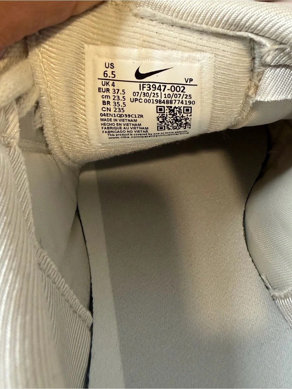 Nike Total 90 light bone/sail white gum bottoms size 6.5W / 5M